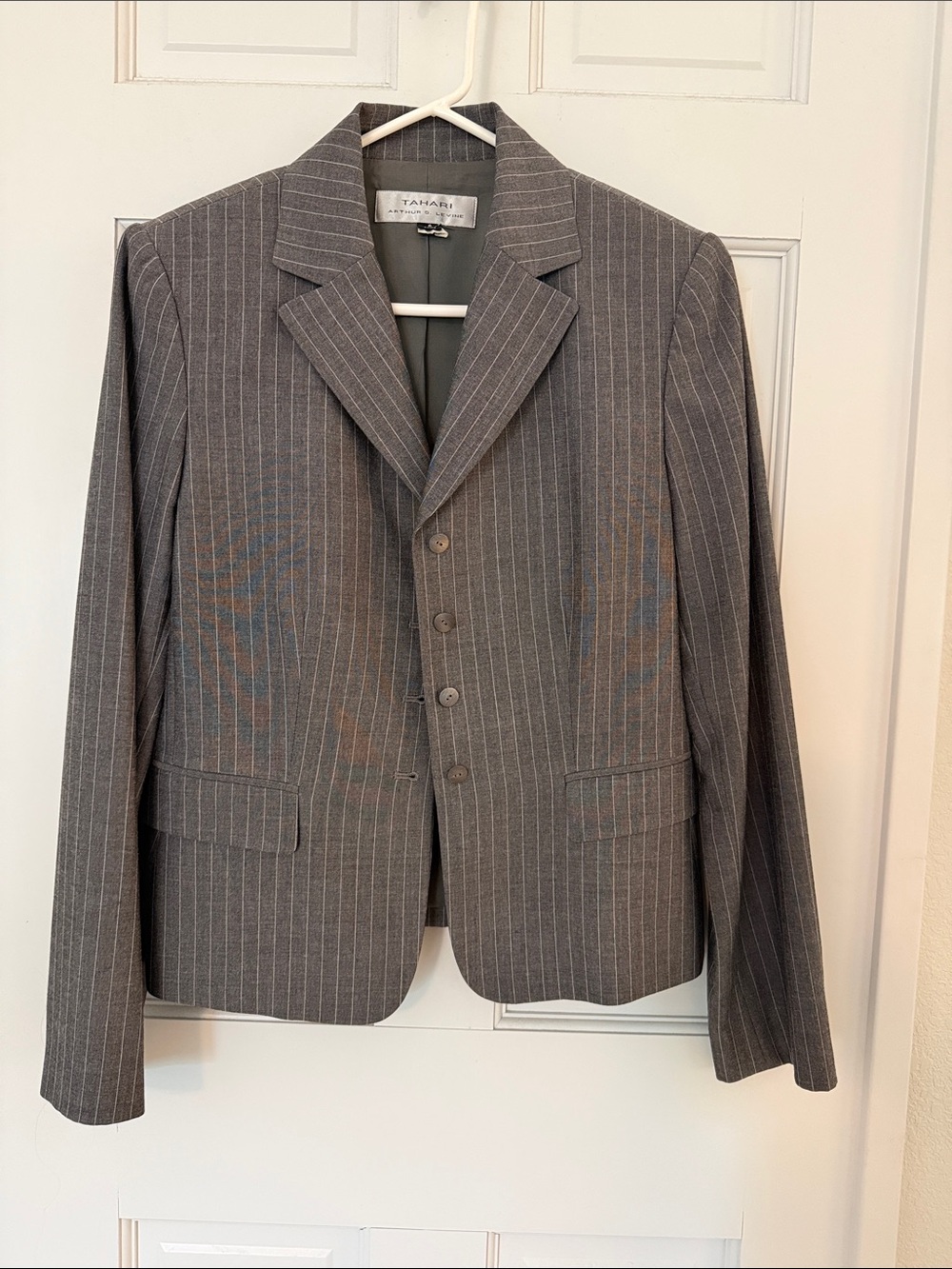 Tahari Gray Pinstripe Women's Blazer - Classic Tailored Jacket